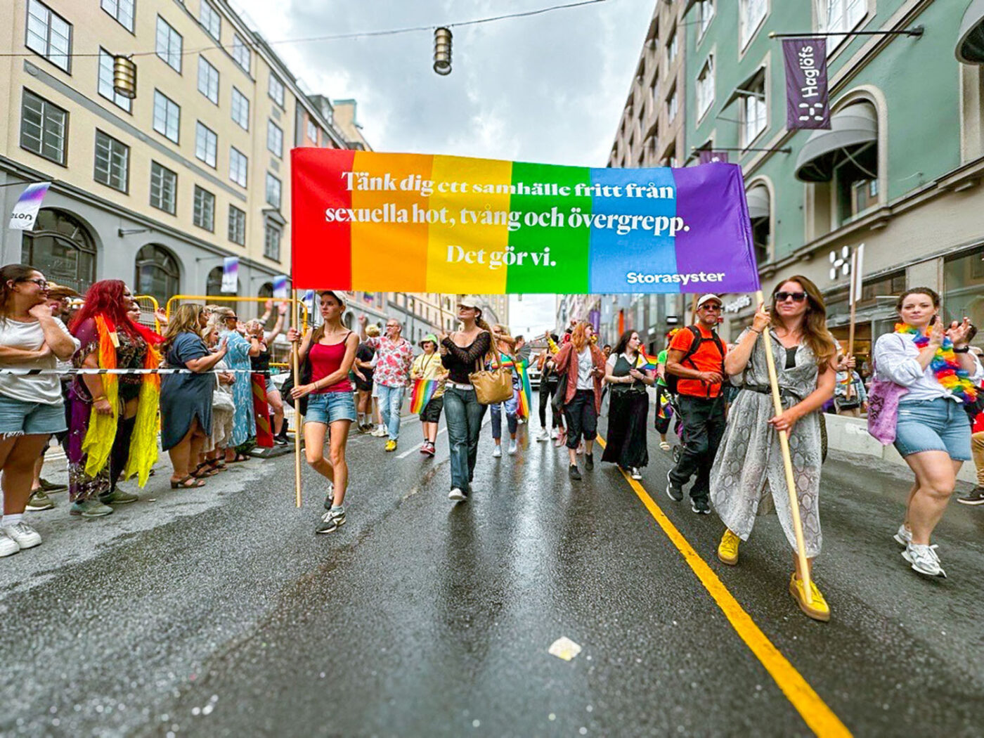 Storasyster under Prideparaden, Stockholm Pride, 2024